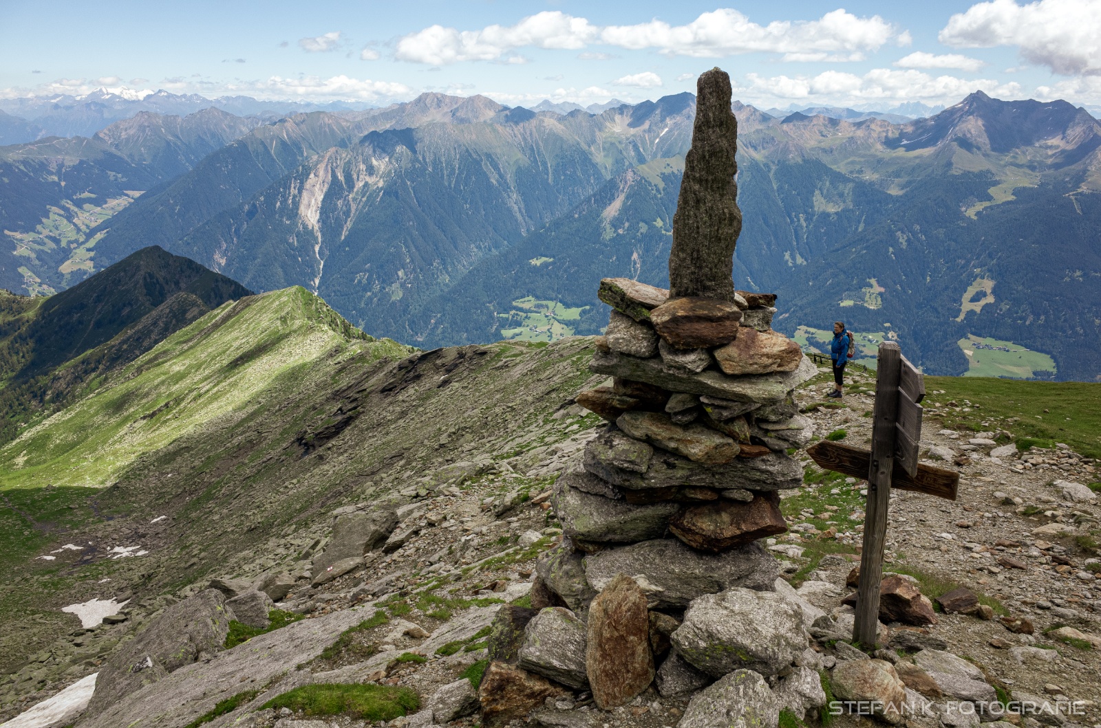 Am Steinmännchen entschließen wir uns zu einem Rundweg